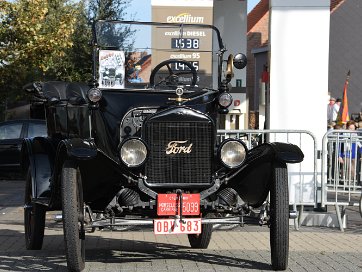 02-04 Ford T 1919 4 personen