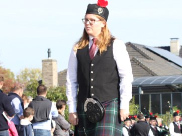 08-02 Flemisch Caledonian Pipes & Drums