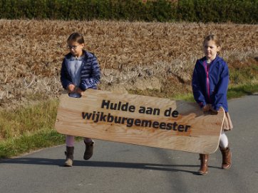 03-Hulde aan de Wijkburgemeester